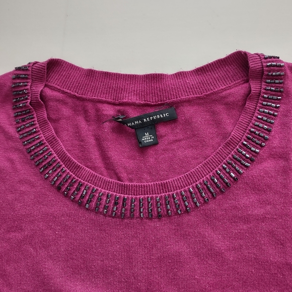 🔴5/$10 Banana Republic magenta knit top - Picture 6 of 6